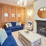 Host & - Dalton House Holiday home