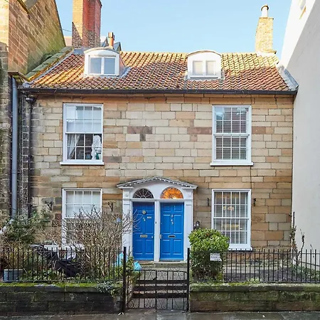 Host & - Dalton House