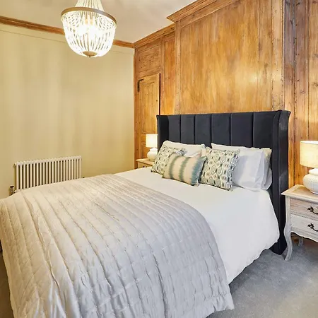 Host & - Dalton House Ferienhaus *